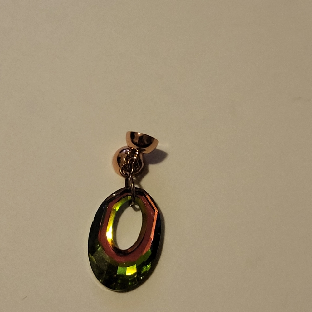 Maria Nicola Green Metallic Oval Cut-Out Pendant w/Rose Gold Magnets